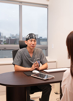 전문의 직접 시술 이미지